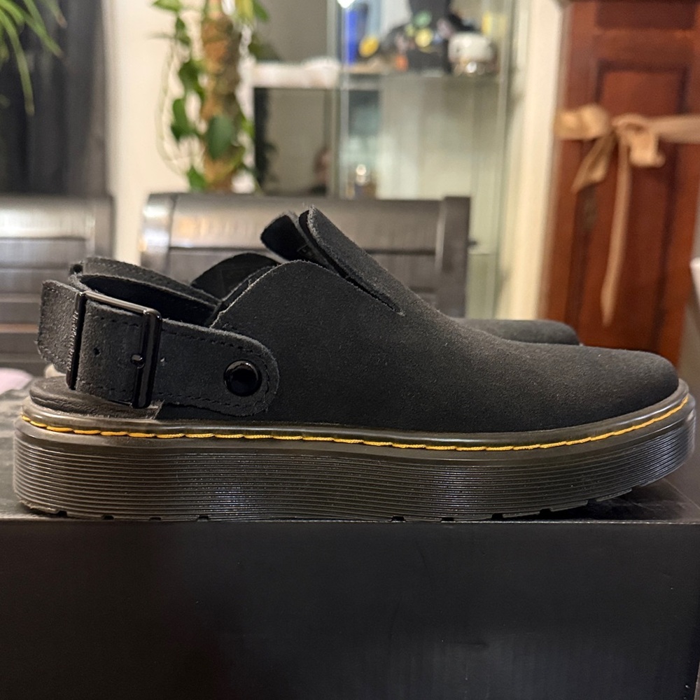 Dr. Martens slip-on loafer / mule style sz 6